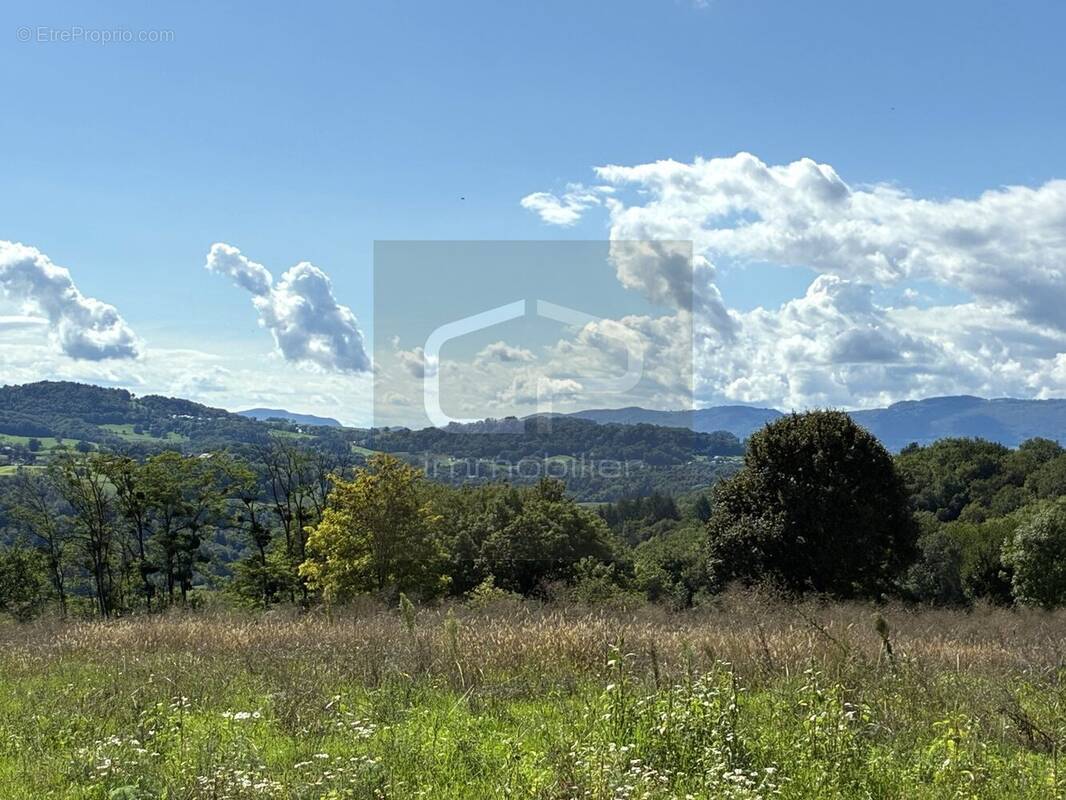 Appartement à POISY