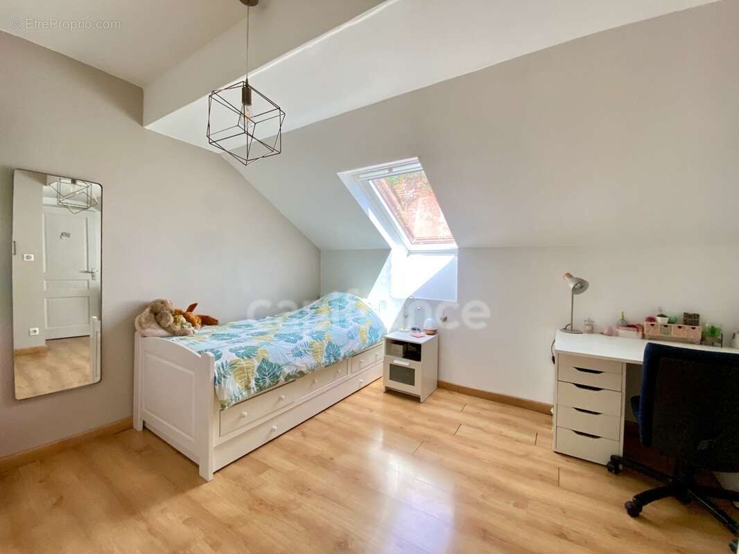 Maison à vendre 6 pièces ECHENEVEX (01) - photo 13