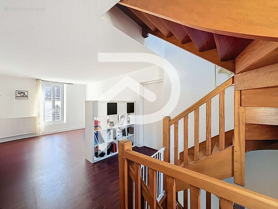 Appartement à MEZIERES-EN-DROUAIS