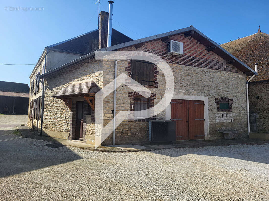 Maison à AMANCE