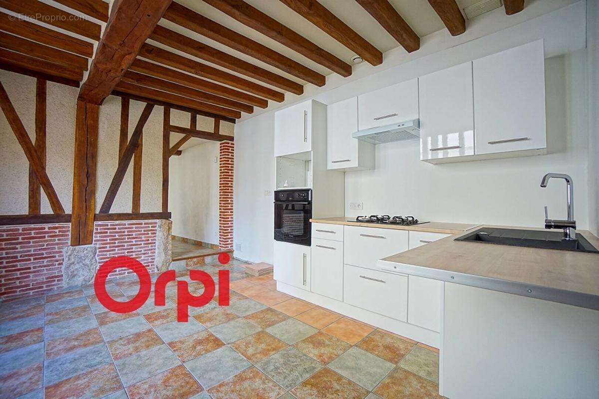 A vendre maison de ville actuellement LOUÉE, en centre-ville de BERNAY - photo 3