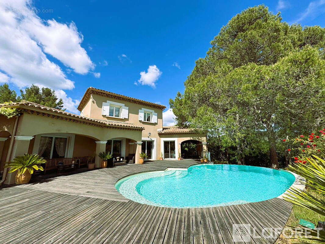 Maison à SAINT-ZACHARIE