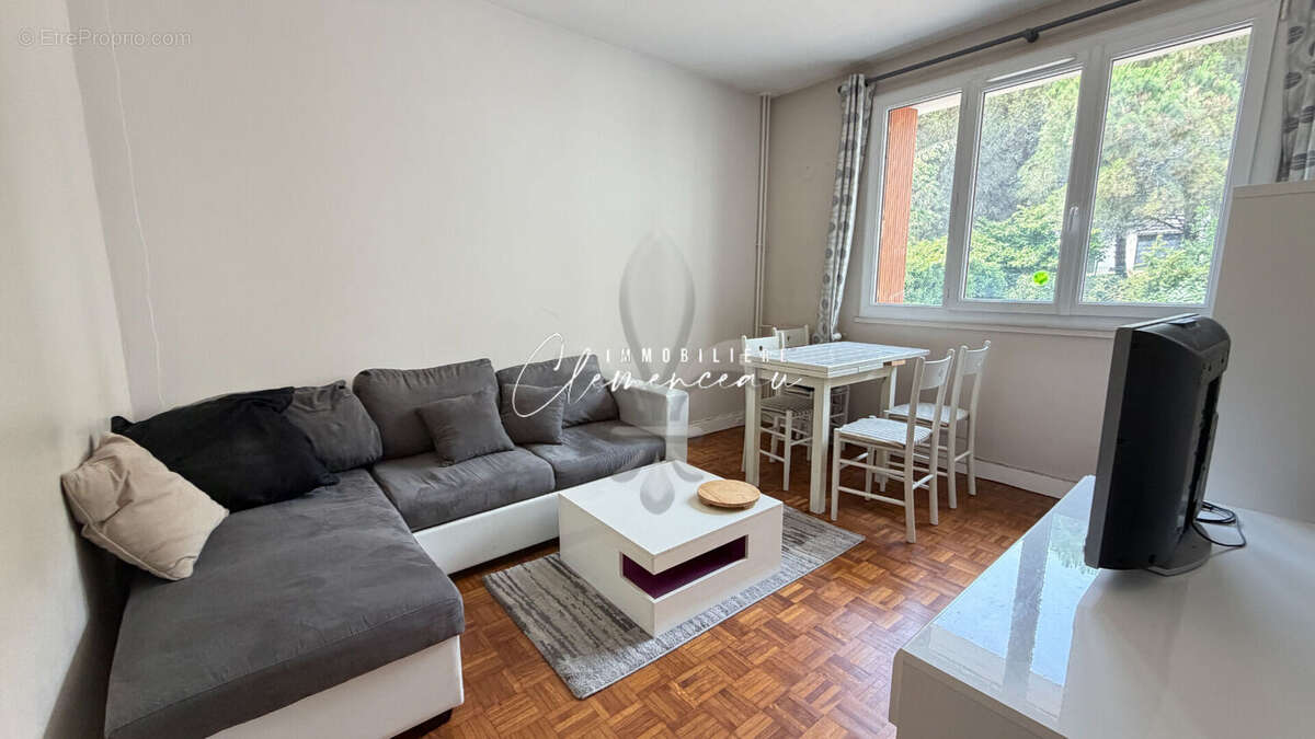 Grand T1 Chatou / espace nuit - photo 2