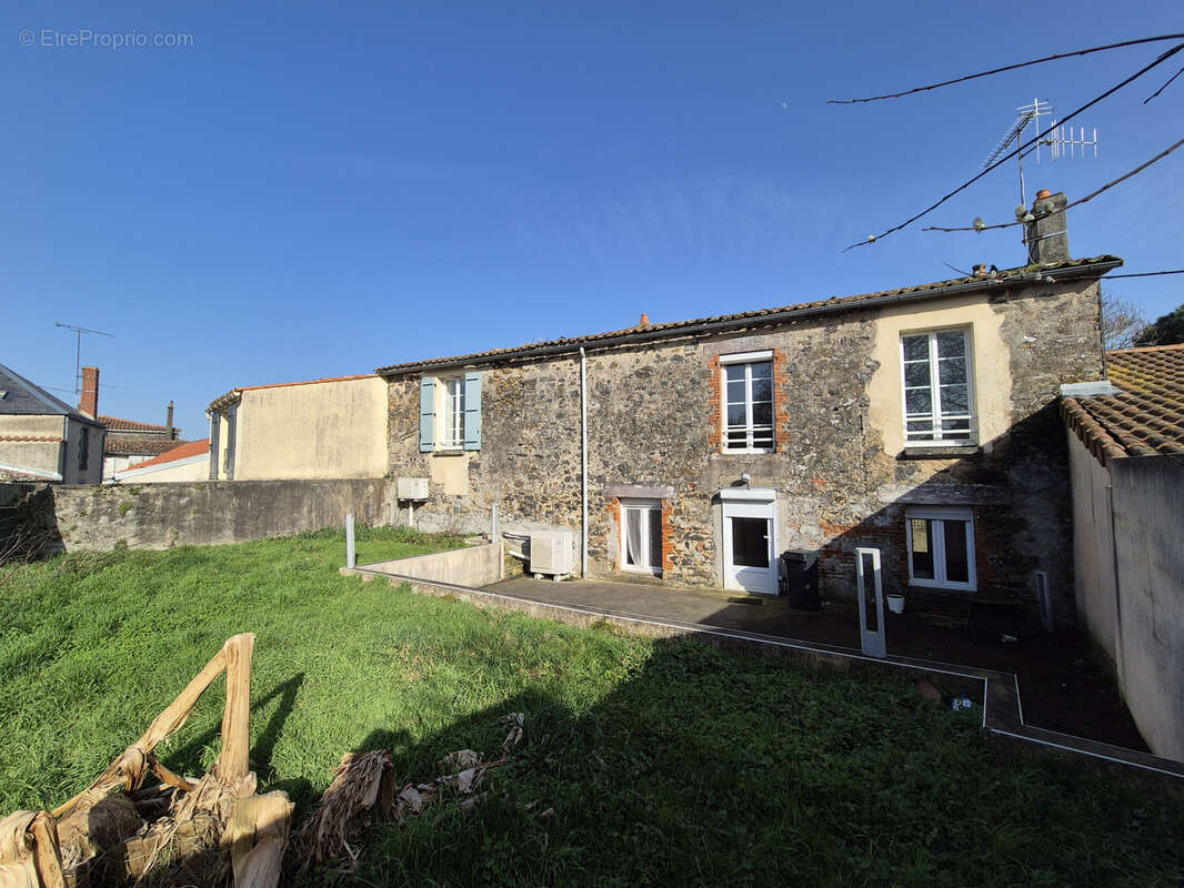 Maison à MENOMBLET