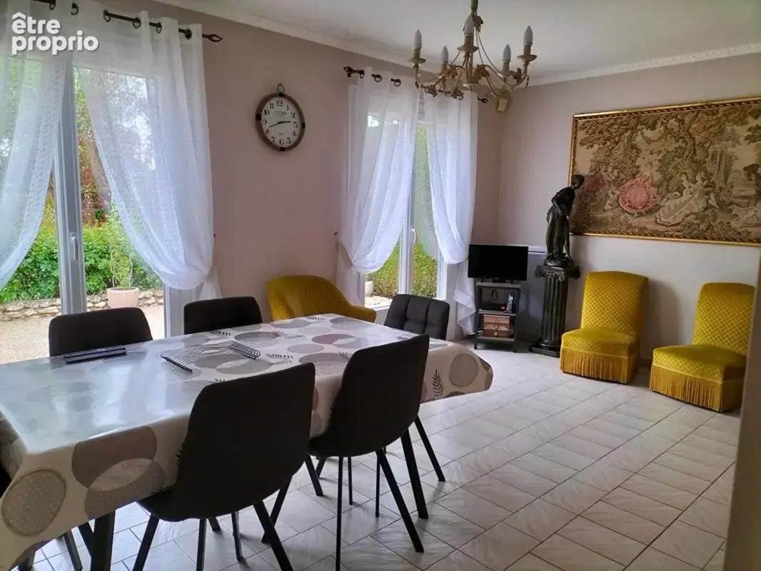 Propriété avec piscine couverte, salle de réception et 3 369 m² de terrain ? À seulement 10 minutes de Châteaudun - photo 6