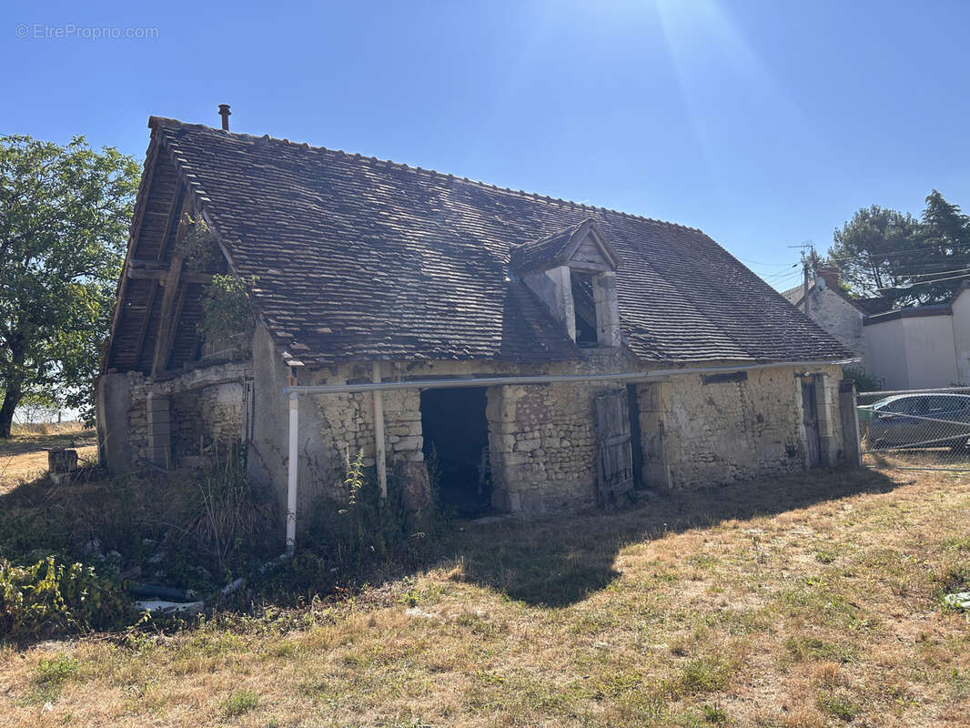 Longère de charme avec dépendances sur plus de 3 600 m2 de terrain - photo 15