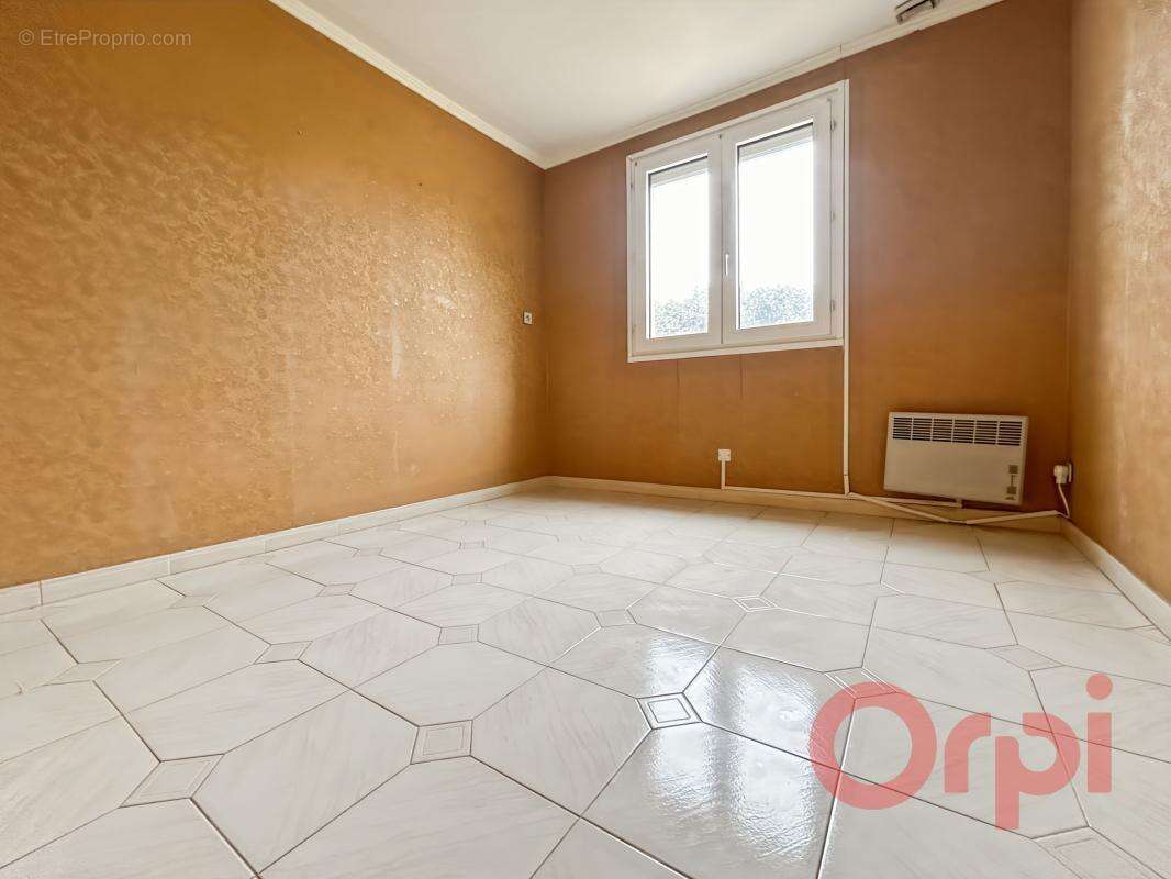 À Vendre : Maison de plain-pied 4 faces à Sérignan - photo 6