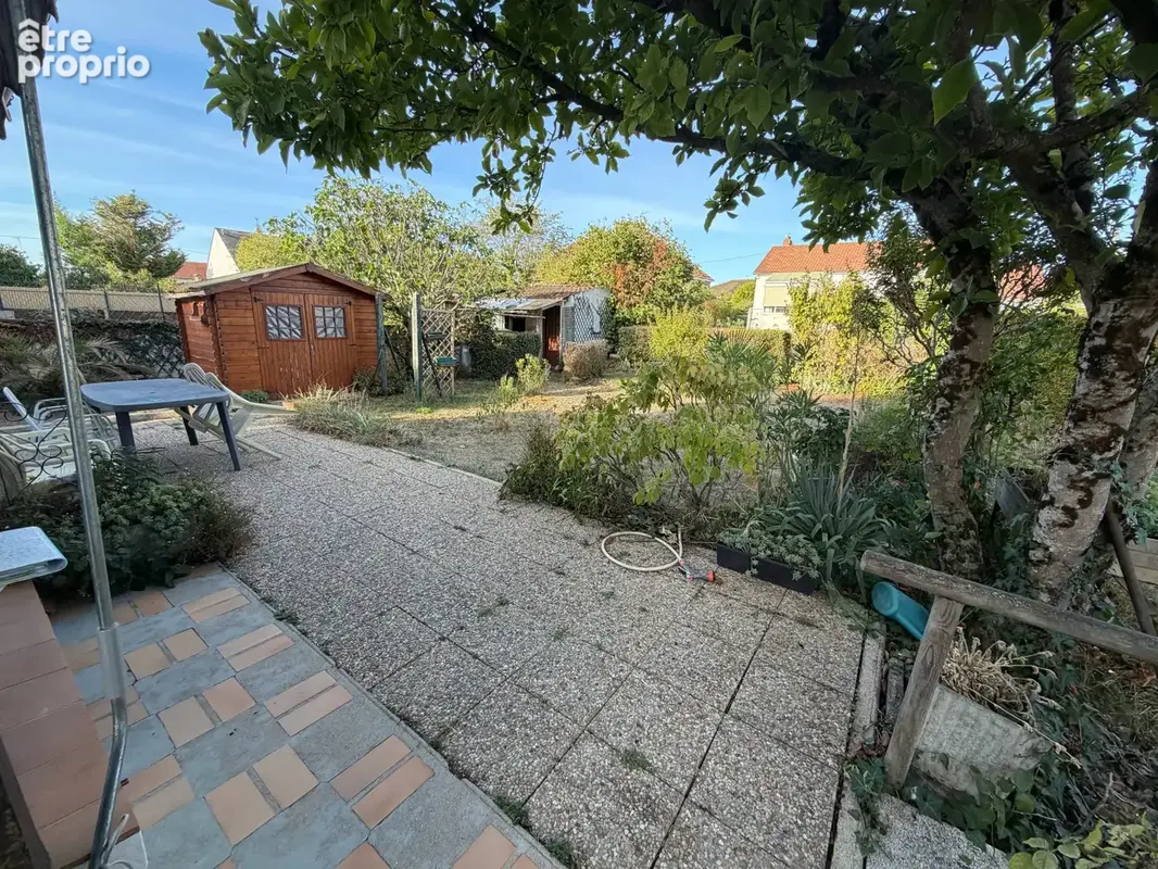 Maison 4 chambres - garage - terrain - photo 4