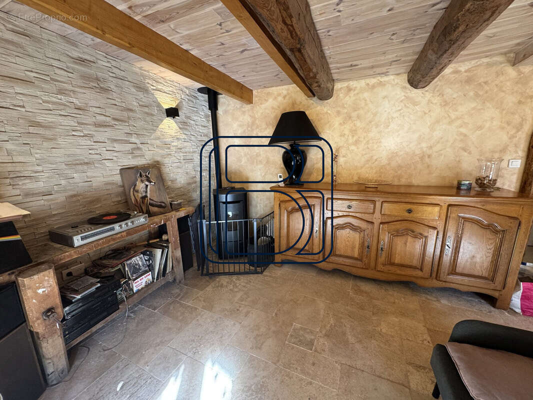 Maison à MEDEYROLLES