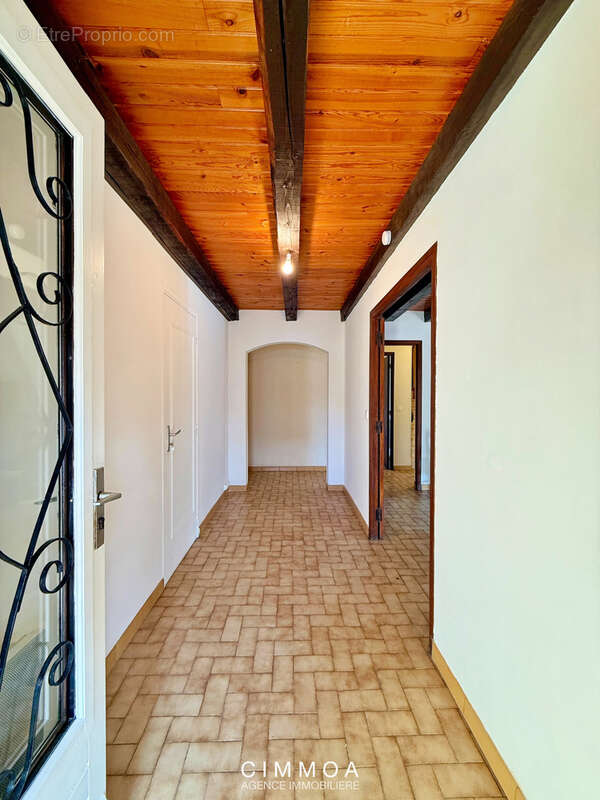 Maison à POUSSAN
