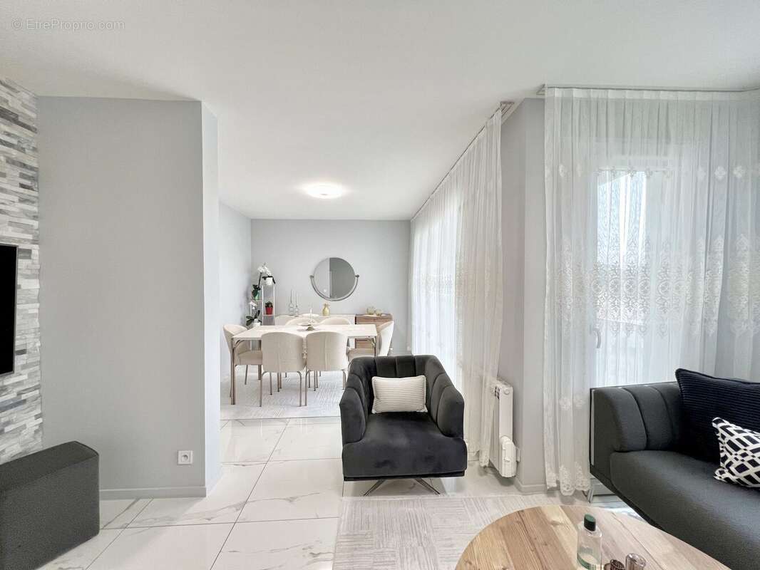 Appartement à CHARVIEU-CHAVAGNEUX