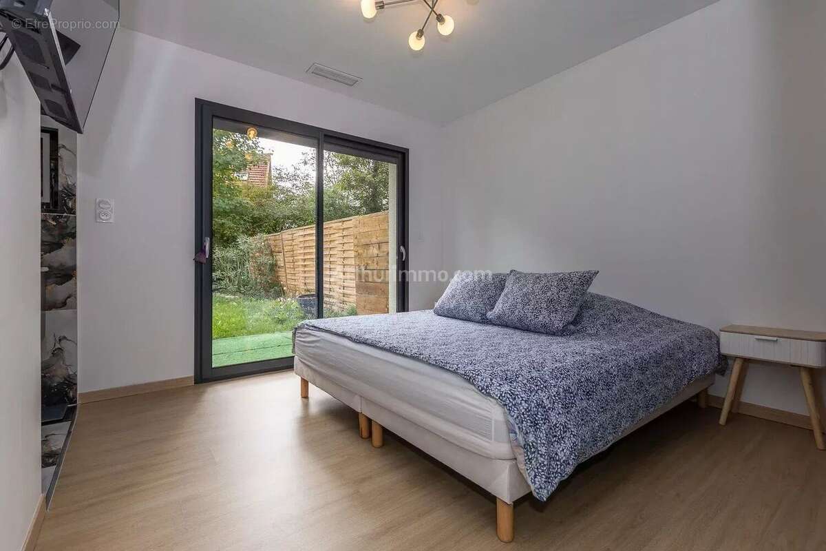 Maison à SAINT-VICTOR-DE-MORESTEL