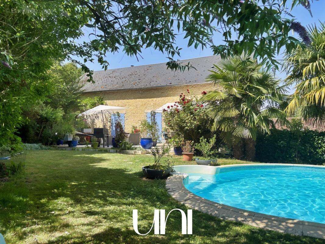 Maison à MEZIDON-CANON