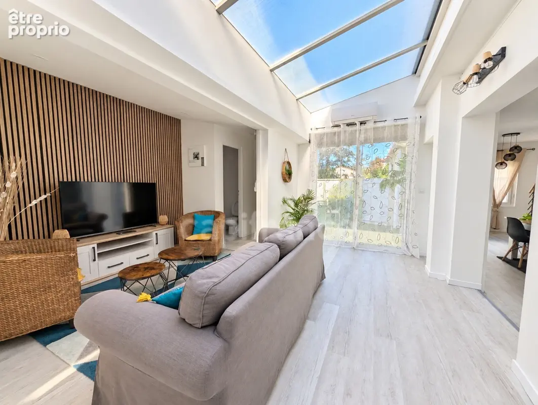 RONCE LES BAINS – À quelques pas de la plage – Appartement 7 pièces de 130 m² avec terrasse et balcon - photo 5