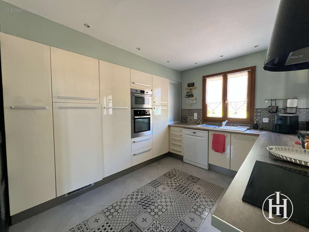 Maison à LA GROUTTE