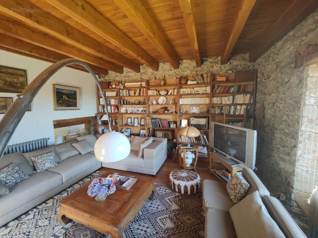 Segala-superbe maison de 1893 sur un terrain de7000m² - photo 17