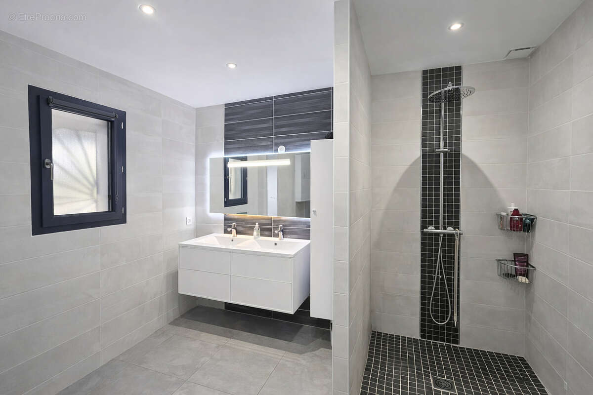 Maison familiale contemporaine avec  de beaux volumes - photo 11