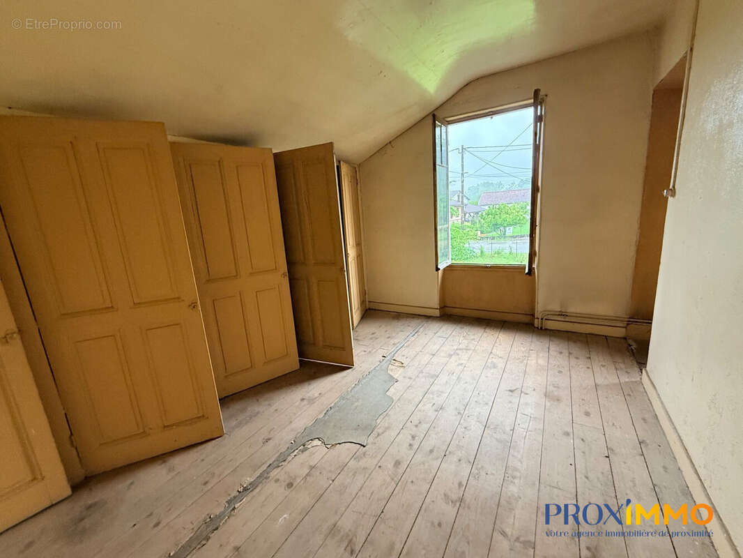Maison 113 m² à Saint-Jean-D'avelanne  - photo 7