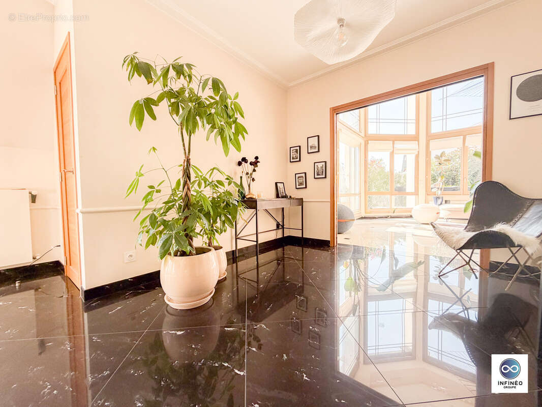 Appartement à LE PLESSIS-ROBINSON