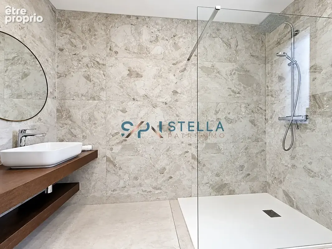 Villa de standing -135 m²  - Prestations raffinées, piscine et intimité absolue - photo 16