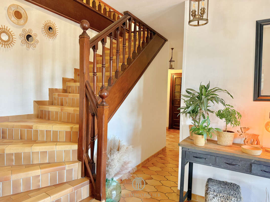 Propriété familiale • 8 chambres • plus d’1 hectare • dépendances - photo 7