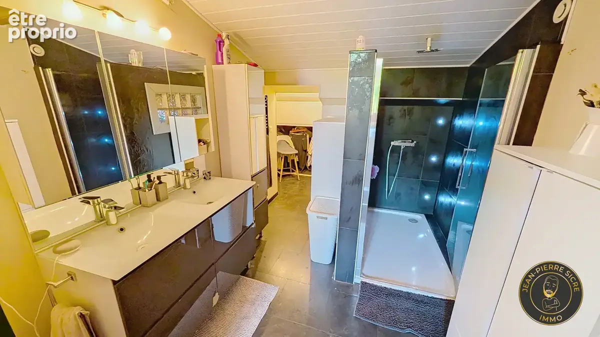 Maison de Village rénovée au coeur du village au charme omniprésent - Dépendance et terrain constructible - photo 13