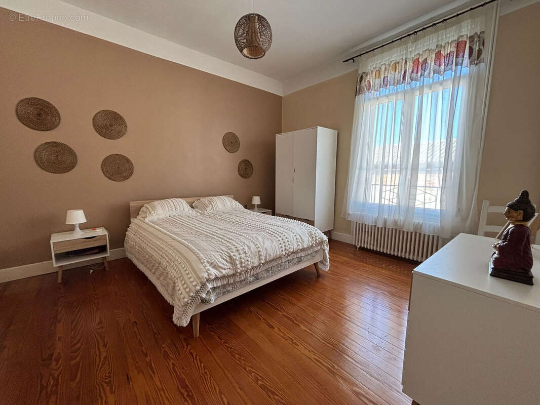 Maison de Maître avec dépendances, parc & piscine - photo 9