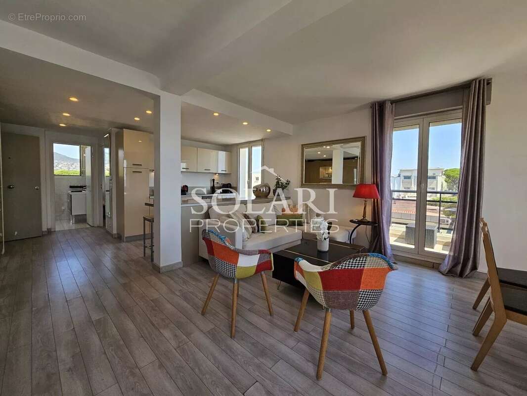 Appartement offrant une vue panoramique sur la mer, situé à quelques pas des plages - photo 3