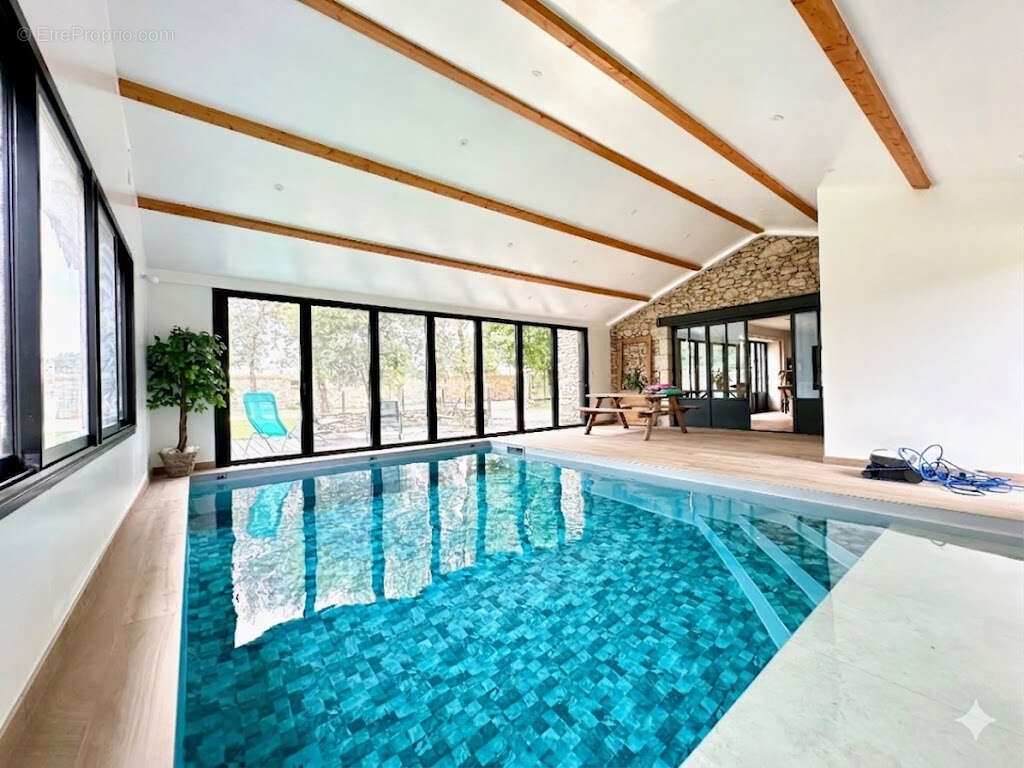 Maison à MONTAIGU