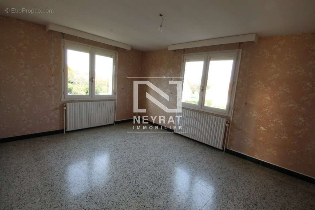 Maison à PIERRE-DE-BRESSE