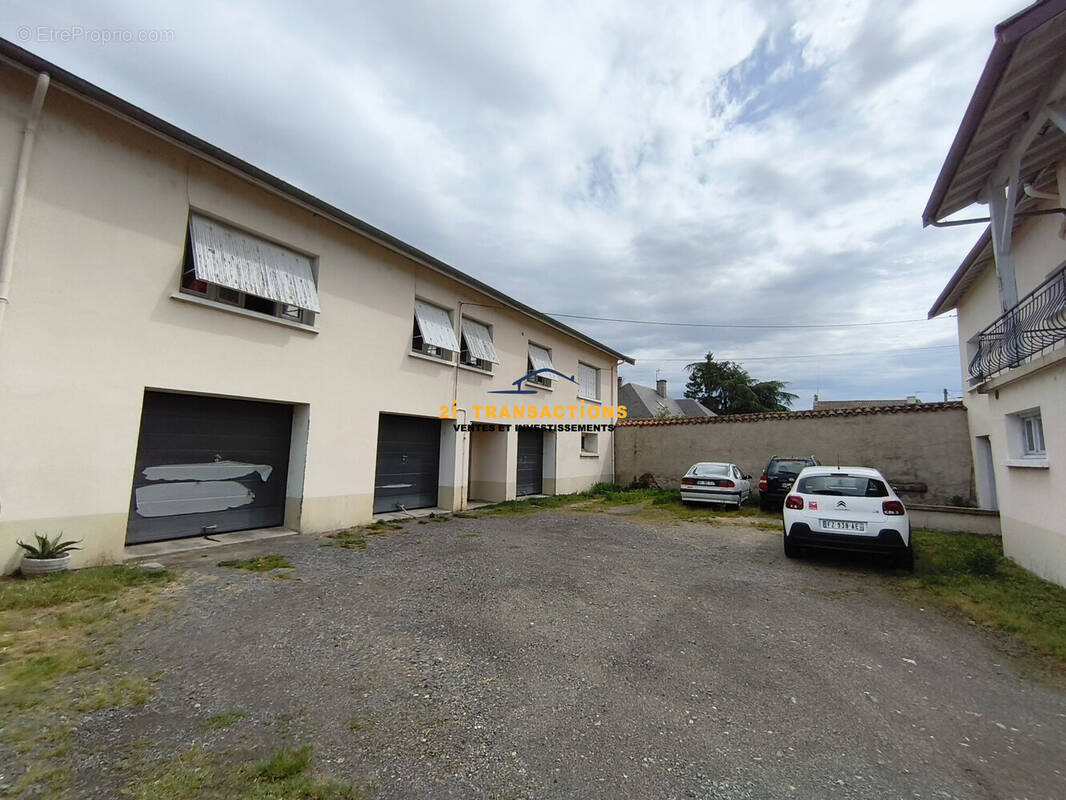 Appartement à SURY-LE-COMTAL