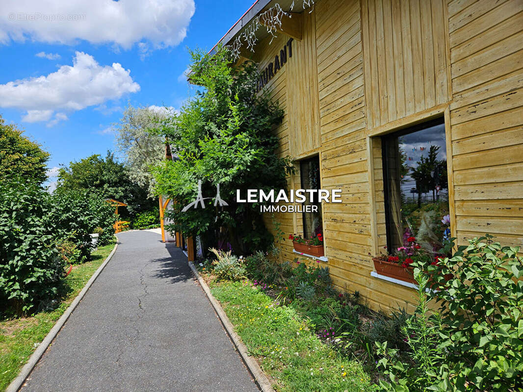 Commerce à SAINT-ETIENNE-DU-ROUVRAY