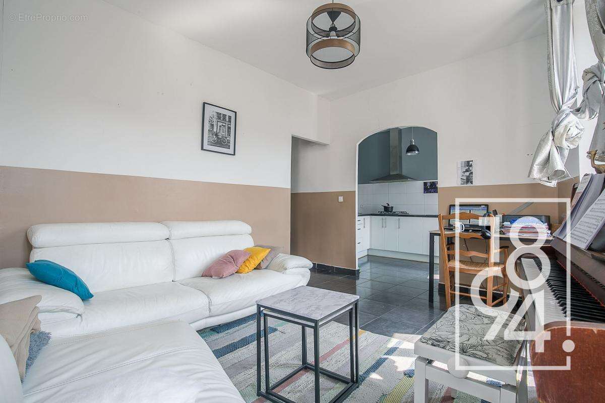 Appartement à MARSEILLE-3E