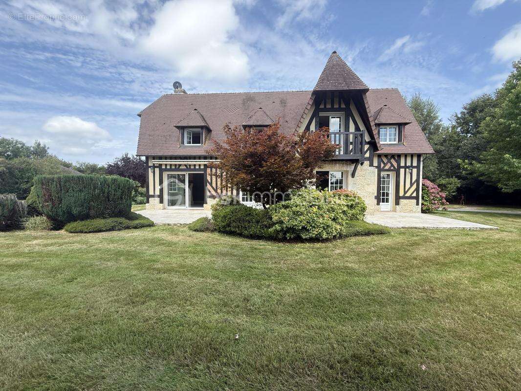 Maison à PONT-L&#039;EVEQUE