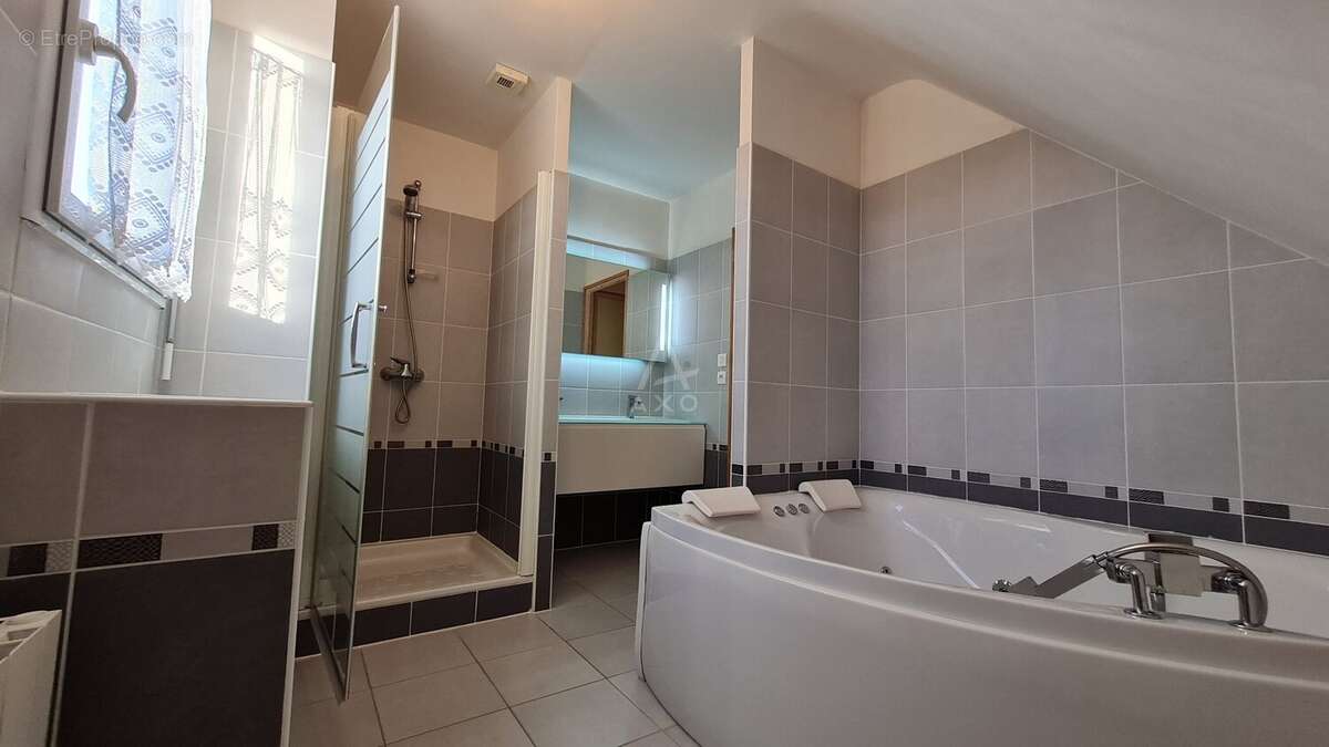 Le charme contemporain sur un écrin paysager de 1 030 m² - photo 14