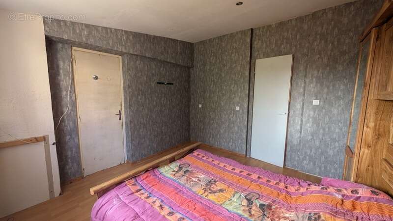 Maison à PACY-SUR-ARMANCON