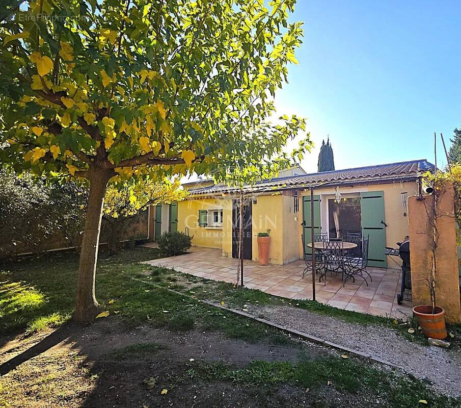 Maison à L&#039;ISLE-SUR-LA-SORGUE