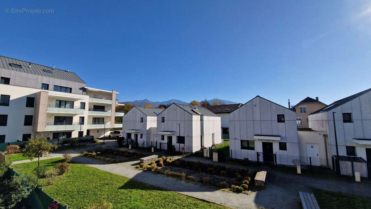 Appartement à BARBERAZ