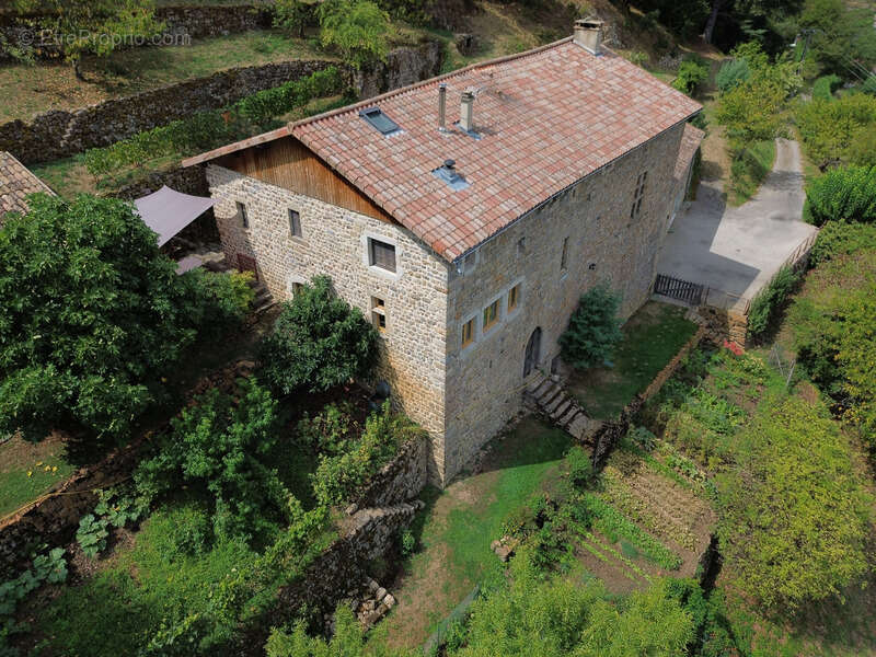 Maison à SAINT-SAUVEUR-DE-MONTAGUT