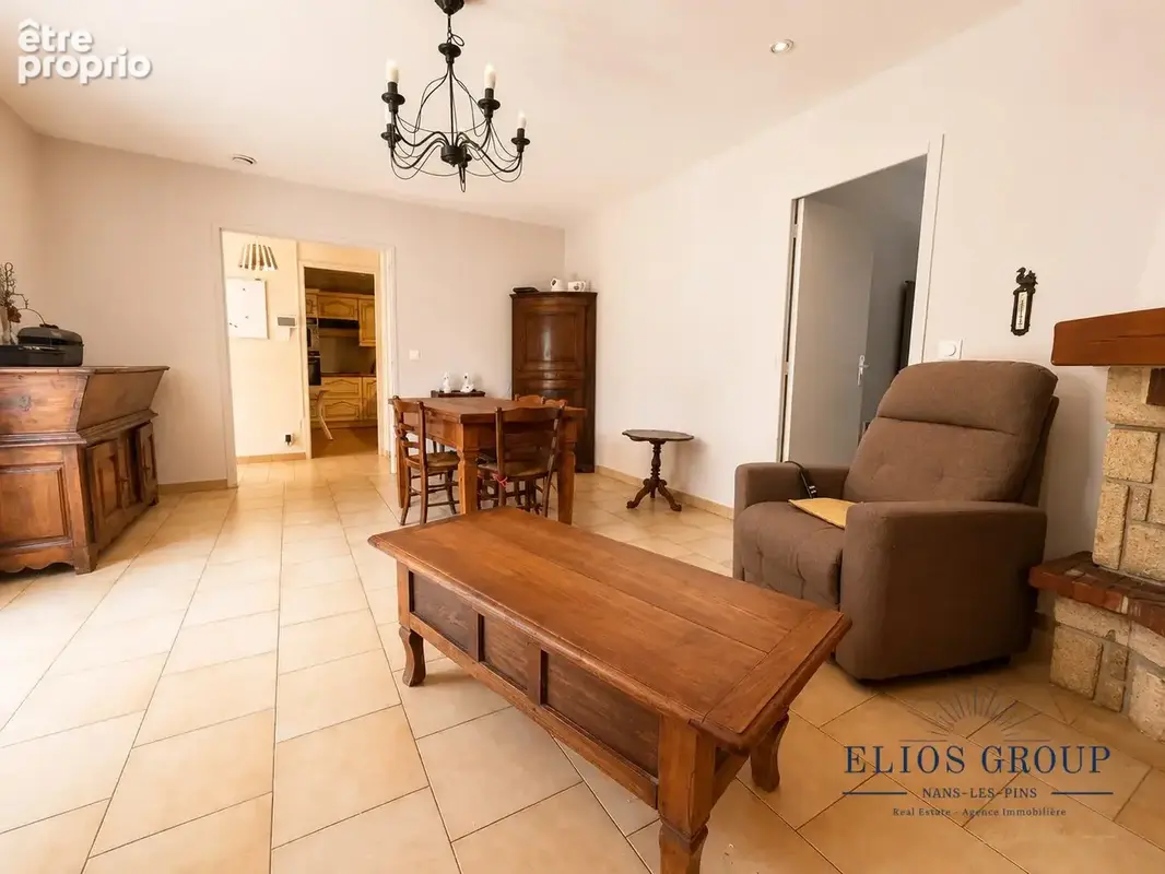 Maison 5 pièces 106 m² à vendre à Saint-Maximin-La-Sainte-Baume (83470) - photo 5