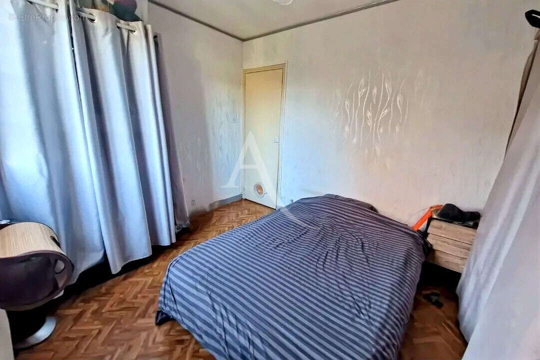 Maison à AMBILLOU-CHATEAU