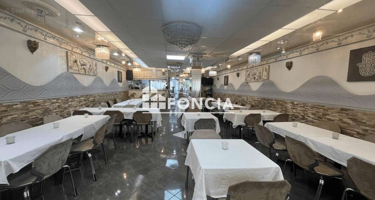 Commerce à L&#039;HAY-LES-ROSES