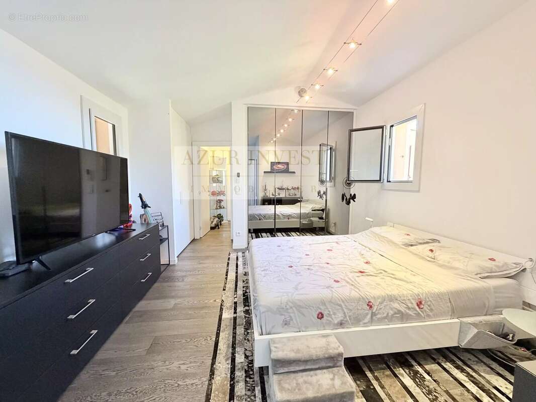 Appartement à ROQUEBRUNE-CAP-MARTIN