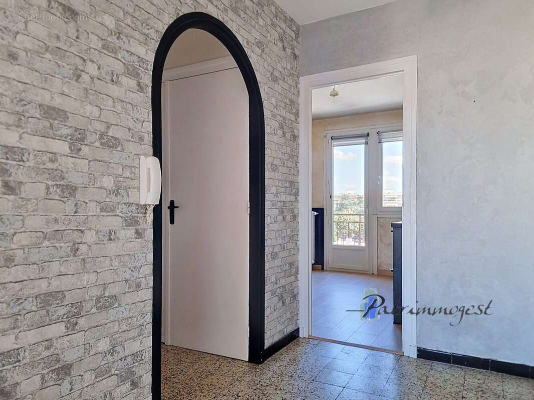Appartement à MONTROND-LES-BAINS