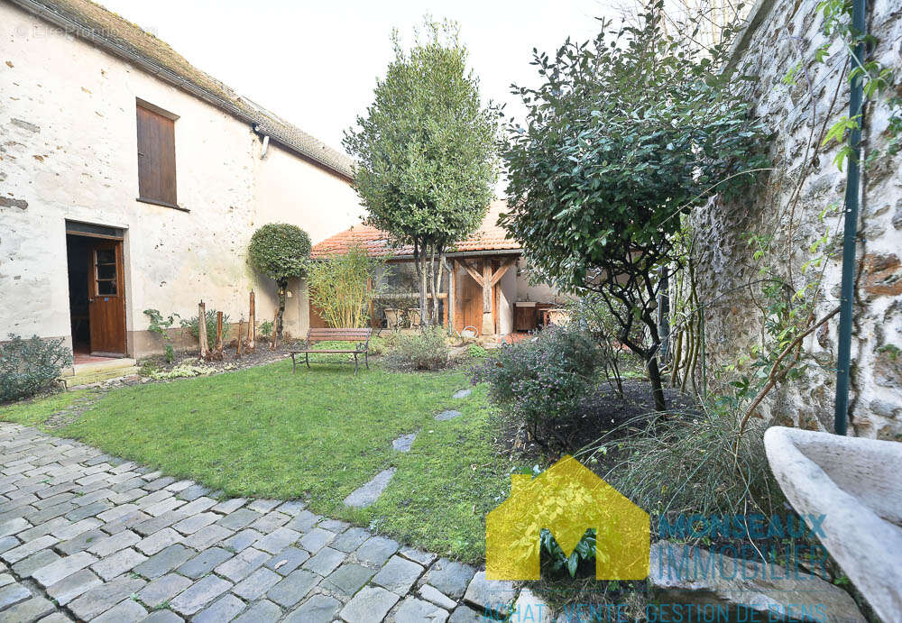 Maison à BALLAINVILLIERS