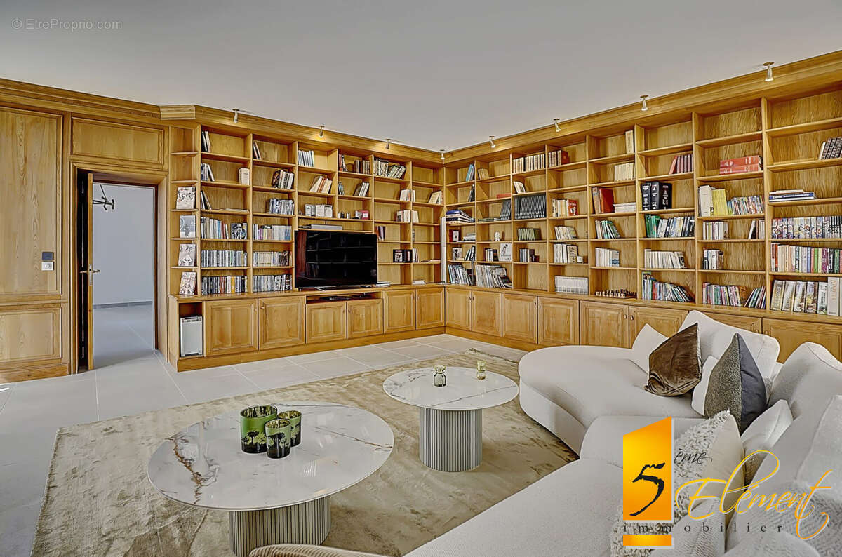 Bibliothèque de réception - Maison à SAINTE-FOY-LES-LYON