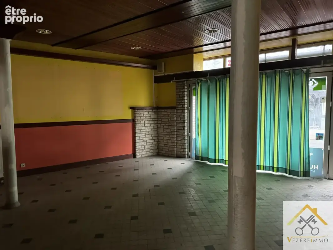 Local Commercial 160 m2 Objat - photo 2