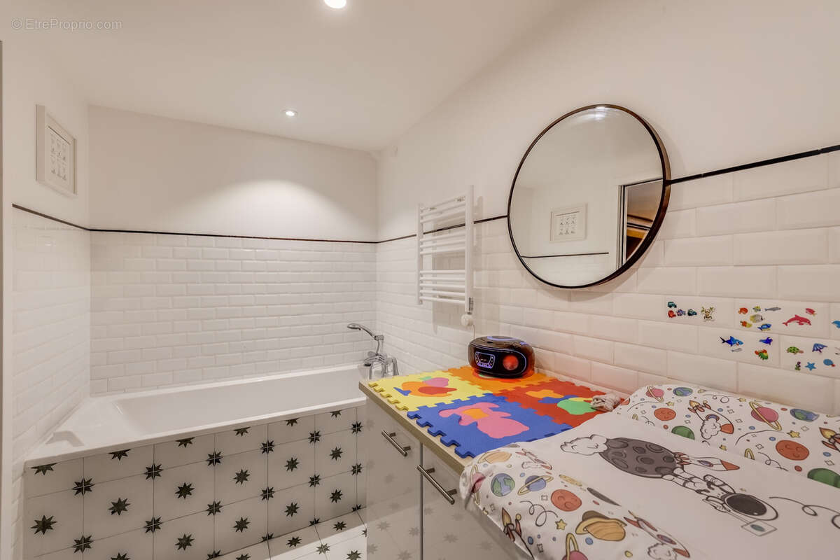 Maison à PARIS-17E