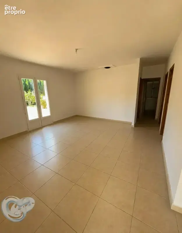 EXCLUSIVITE - Maison de plain-pied de 80 m² habitables avec jardin et garage attenant - photo 6