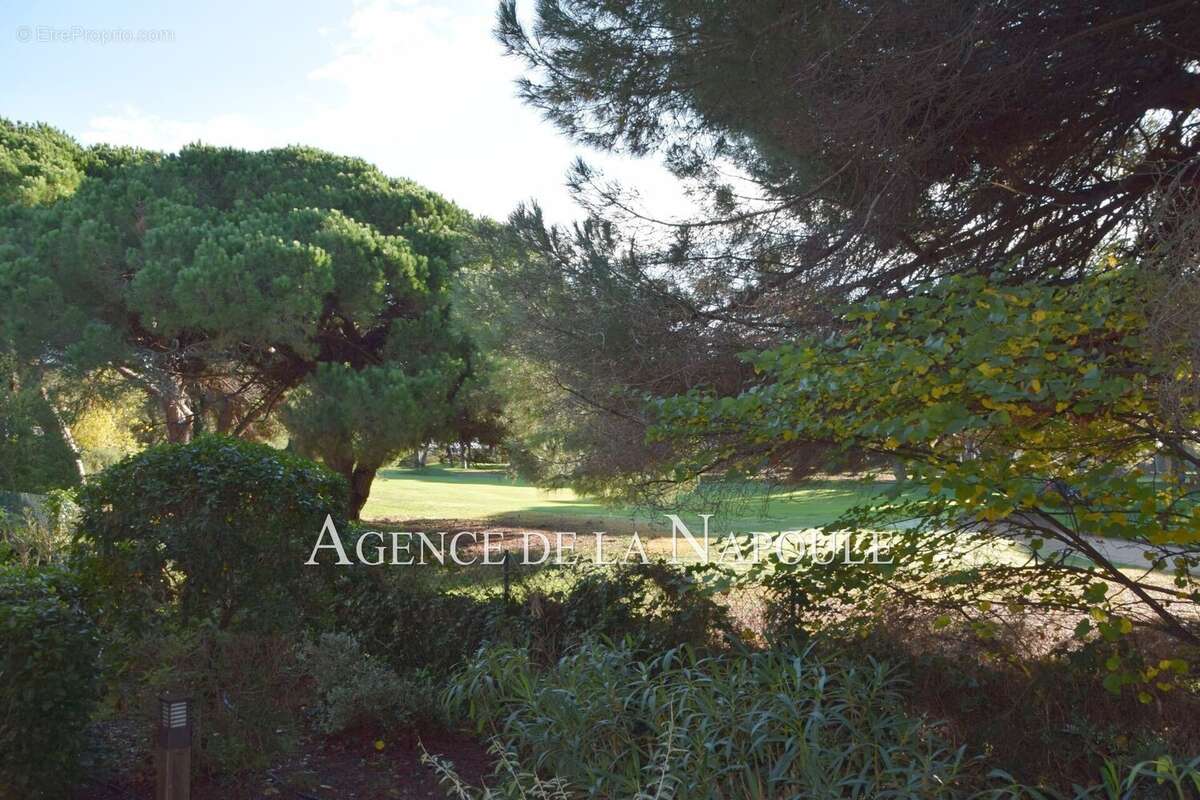 Appartement à MANDELIEU-LA-NAPOULE